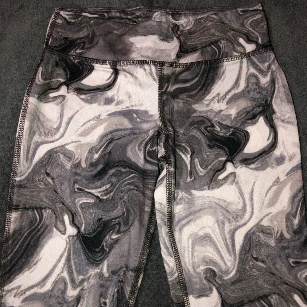 ❗️SOLD❗️C9 Champion•Black & White Marble Design Leggings - Picture 2 of 12